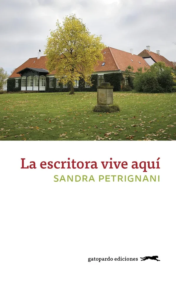 La escritora vive aquí (2)